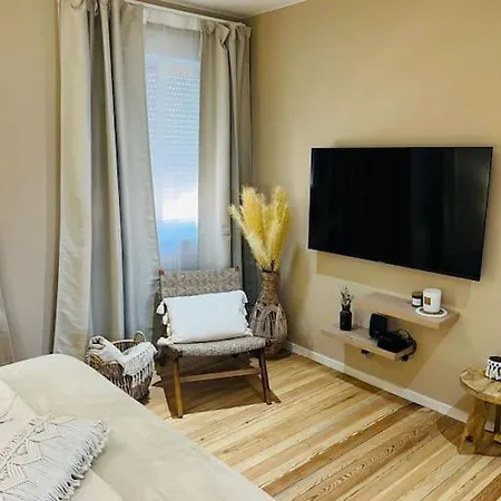 Boheme Avec Bain Balneo Daire Liège