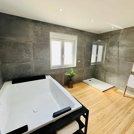Daire Boheme Avec Bain Balneo Liège